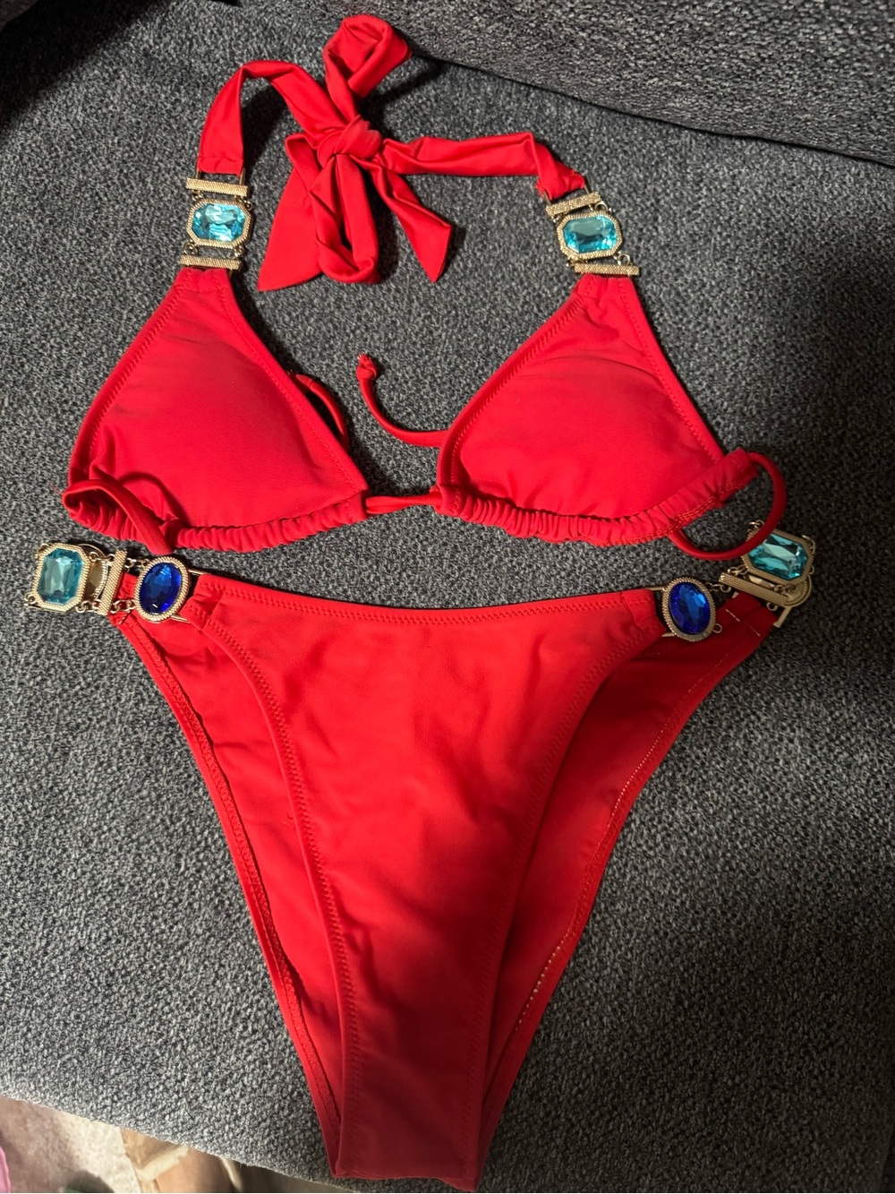 Bathing suits - Picture 10 of 16